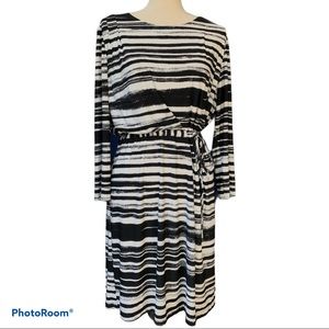 Gently used Tahari midi dress. Size 16